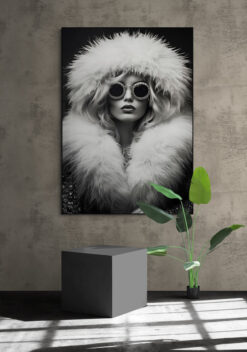 vrouw met bontjas poster 50x70cm woonkamer