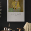Gustav Klimt - De Kus | Poster met houten lijst woonkamer